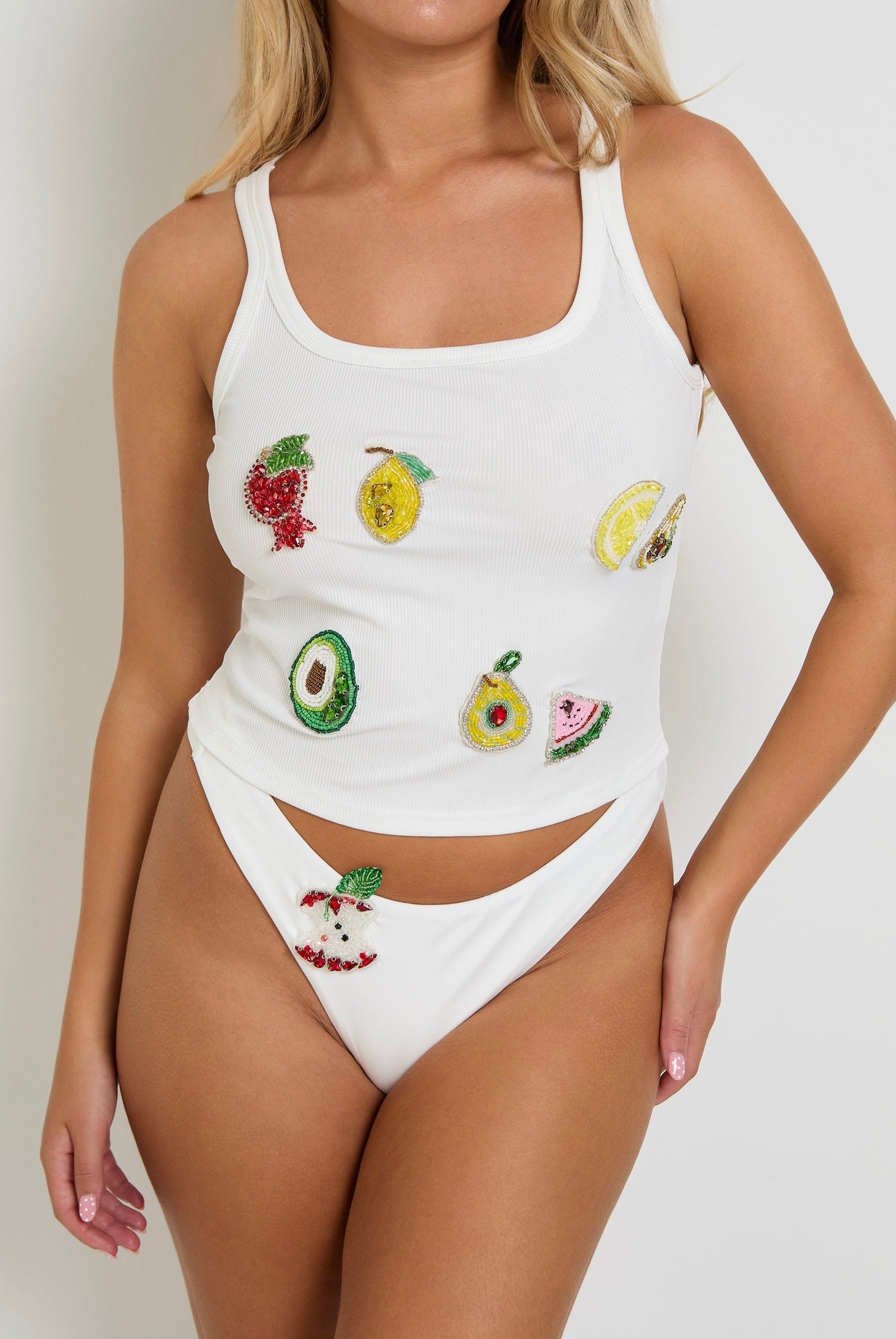 White fruits vest