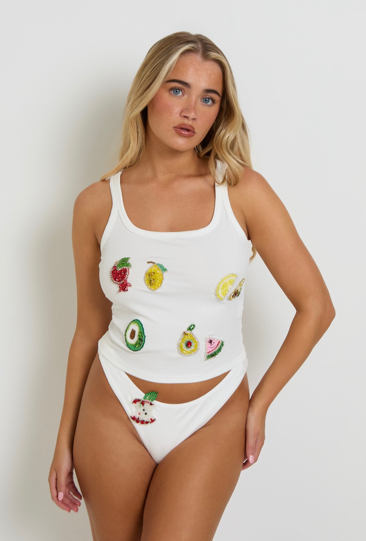 White fruits vest